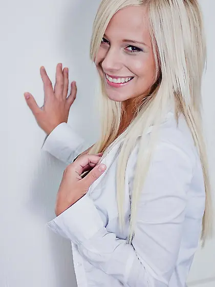 Mesmerizing busty blonde Nicol P leaves nothing but her sexy bla