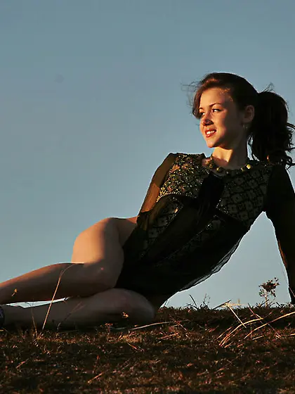 Foxy chick smoking hot