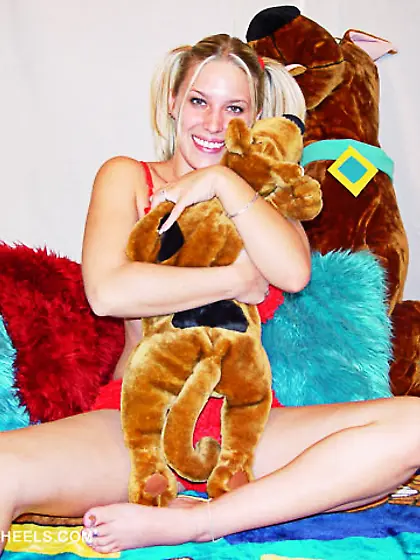 Chastity - Feet,  Scooby and feather