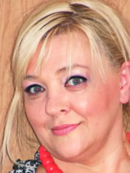 45 yo blonde Daianalive.