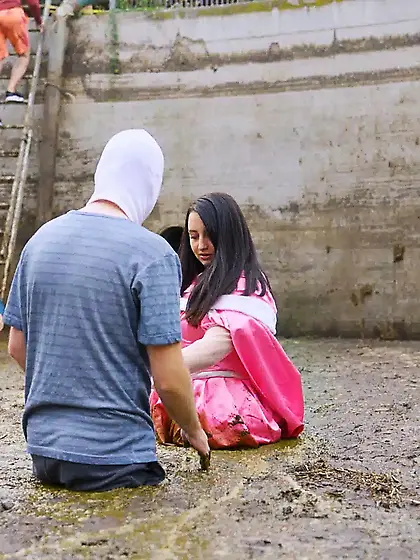 Rada Brewer as Arielle, the Little Dung Maid