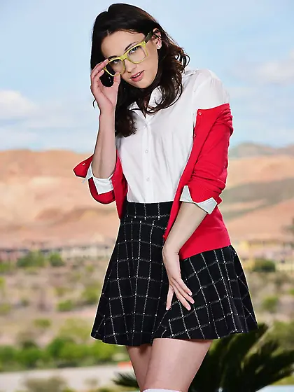 Nerdy schoolgirl doffs clothes to showcase tiny tits and juicy p