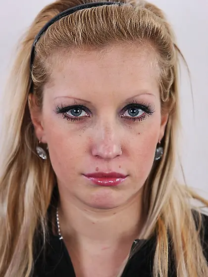 Chubby brunette turn eyes