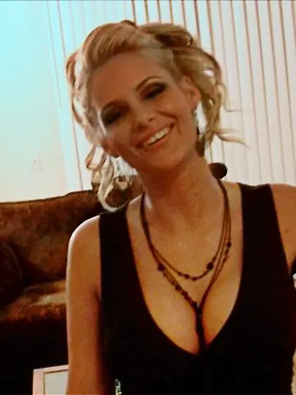 Happy blonde Phoenix Marie gets an anal stuffing in this really