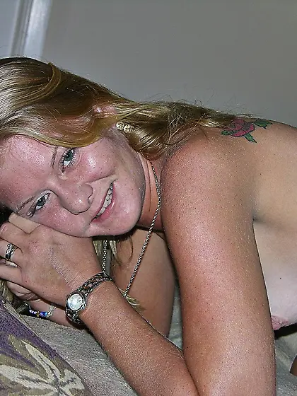 SARAH - (1600X1200) PICTURES