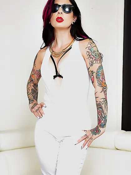 Emo sexy brunette big ass