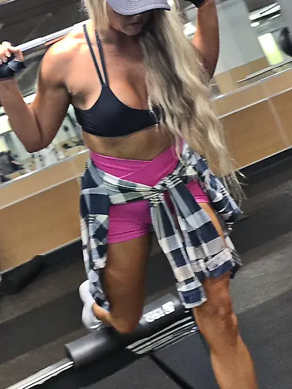 Creep shots voyeur