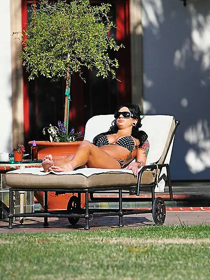 Kitty Bella takes her sexy bikini off outdoors and shows us her