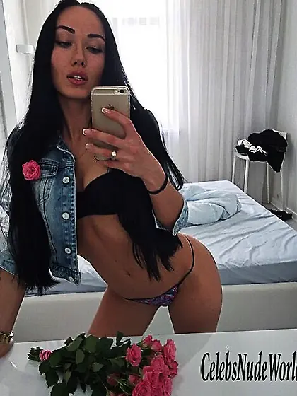Nina Serebrova selfies