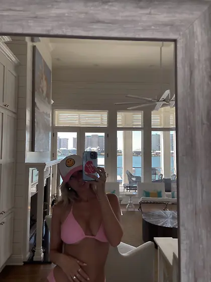 Carolina Mujer Tig ol’ bitties