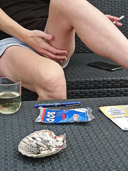 Karine se touche au soleil