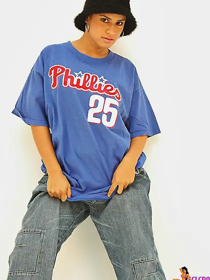 Attractive brunette gal Selena Spice takes off her jeans and tea