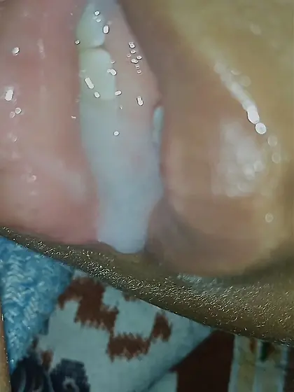 Sleep Cum in mouth