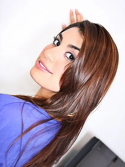 Turning on scenes with Latina Edie Hose pleasingly eating the th