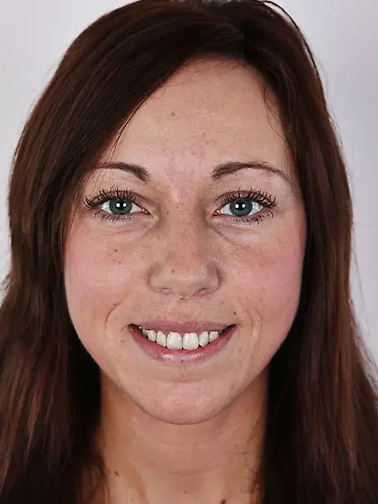 Slim brunette shows sexiness