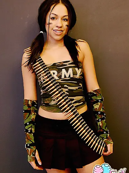 Precious teen Latina Cindy Cupcakes makes some military style so