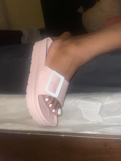 Ebony feet white toes