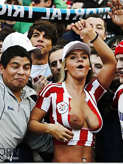 Red-Hot Paraguayan football Fanes