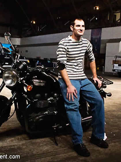 Guy hardcore leashed punished