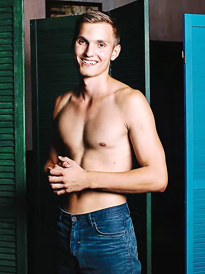 White young gay JackDeluxeBoy like to zoom...