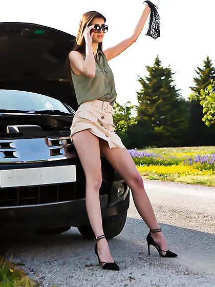 20yo brunette teen brutally fucked outdoor