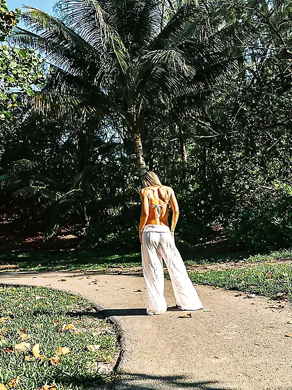 how would you destroy tight muscle slut mandi?