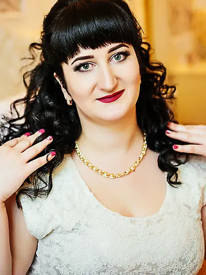 White girl auburn hair