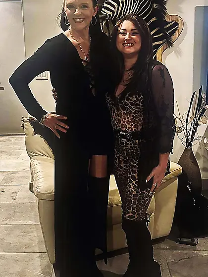 Ugly milf friend. Try to cum to her