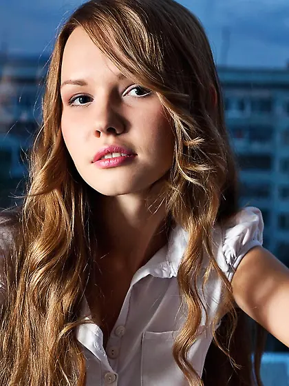 Classy teen Virginia Sun gets real pleasure from exposing the nu