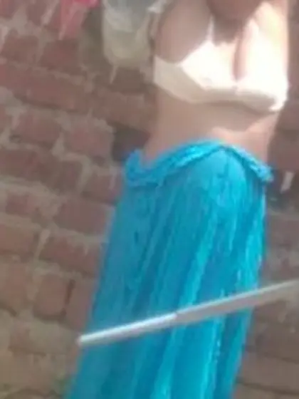 Desi outdoor naked aunty