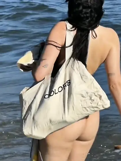 Noah Cyrus Ass