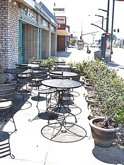 Naughty girlfriends, Elena Heiress and Cassandra Cruz, play with