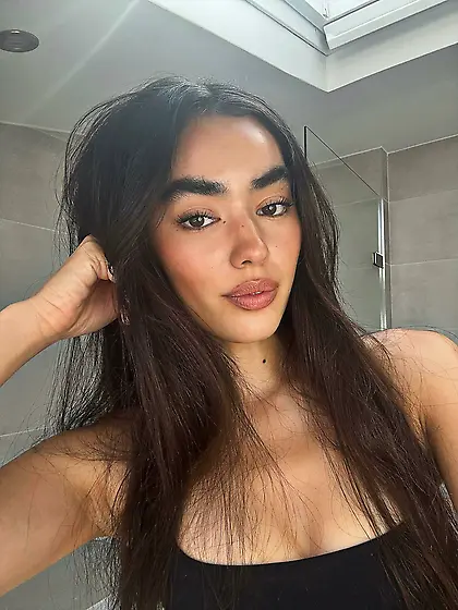 Mixed Asian Model Mia