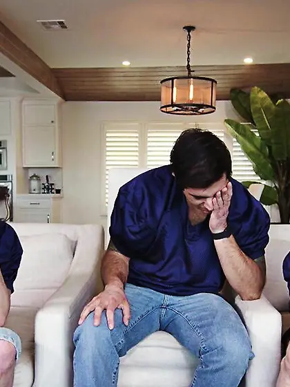 Lads sample MILF's fleshy cavern 