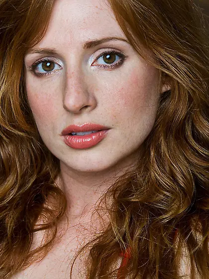 The lovely Amber shows off her below the waist area today.