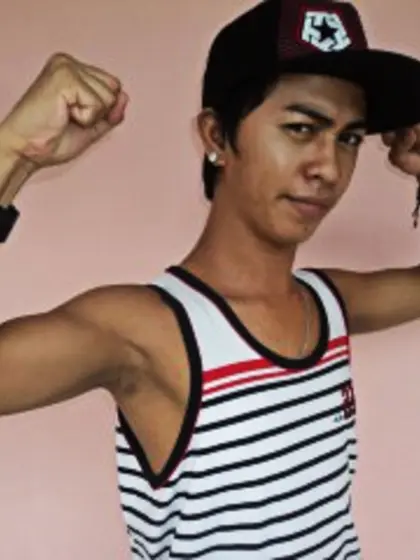 Brunette mark perform close