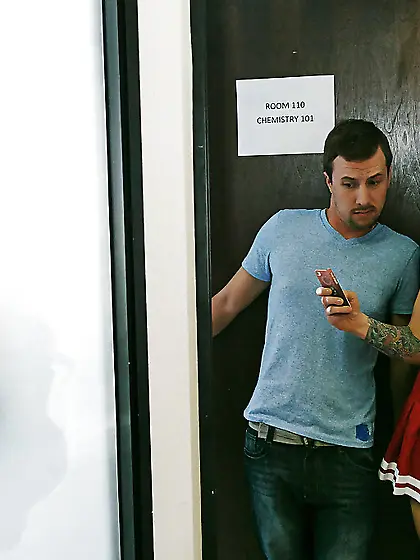 Sexy MILF Farrah Dahl steals man from her stepdaughter and sucks