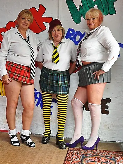 Spanking Speedy Bee from United Kingdom