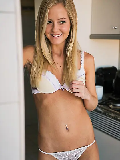 Lesbian fuck gallery with some epic solo shots and orgasms