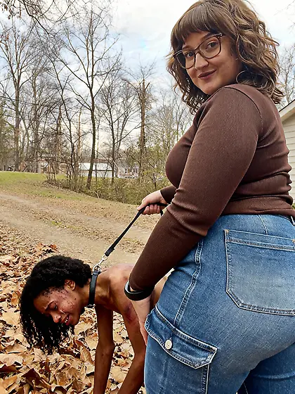 Pawg leashes her nigger slave