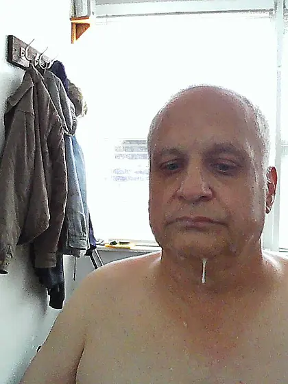 Old faggot with cum dripping off its chin