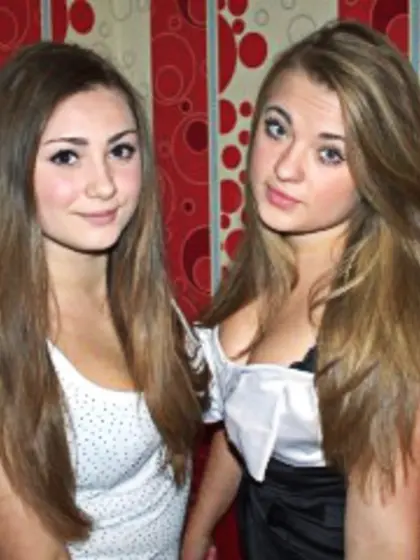 Blonde margo chery perform