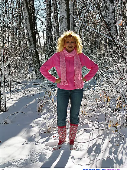 Older bitch shows tan