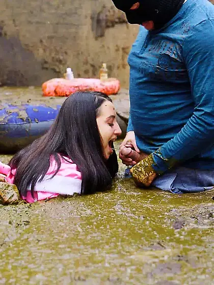 Rada Brewer as Arielle,  the Little Dung Maid
