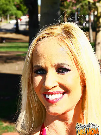 Blond-haired bombshell in pink cucks her Asian-looking son with