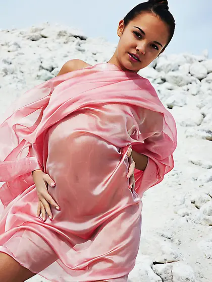 Petite brunette white necklace