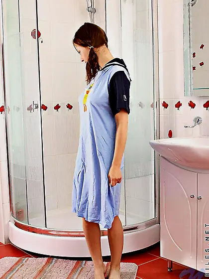 Full boobed teen Vicky Nubiles in pigtails tickles her bald twat