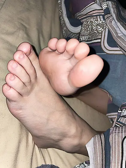 gf sleep feet