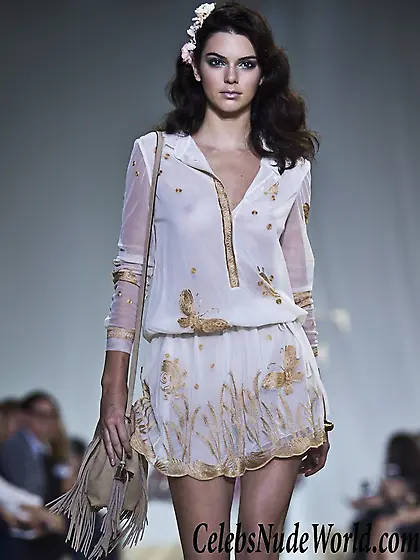 Kendall Jenner Braless See Through At 2016 Spring NY Fashion Wee