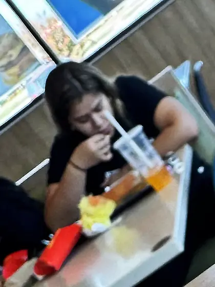 Latina candid thighs